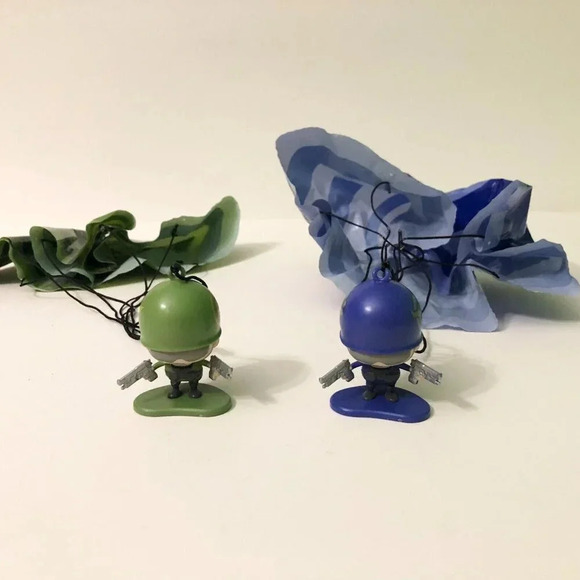 MGA Entertainment Mix Lot of 16 Awesome Little  Green Men Figure Toys Dog Tags - Picture 10 of 16